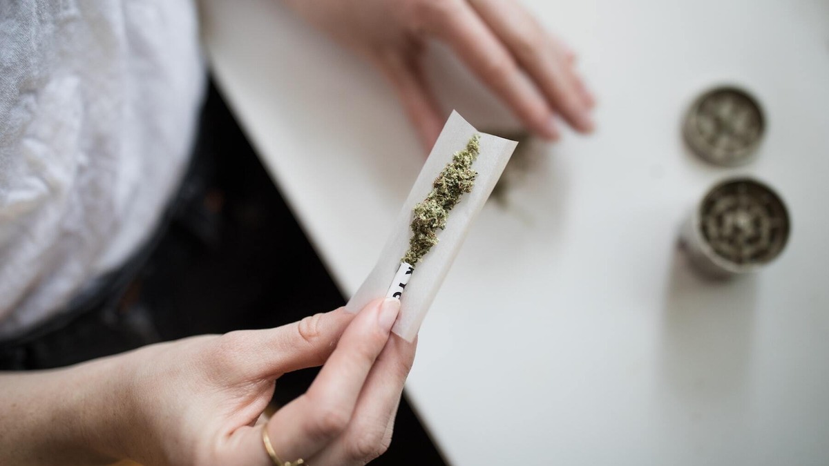 Federal pardon for simple marijuana possession sets drug law reform in motion